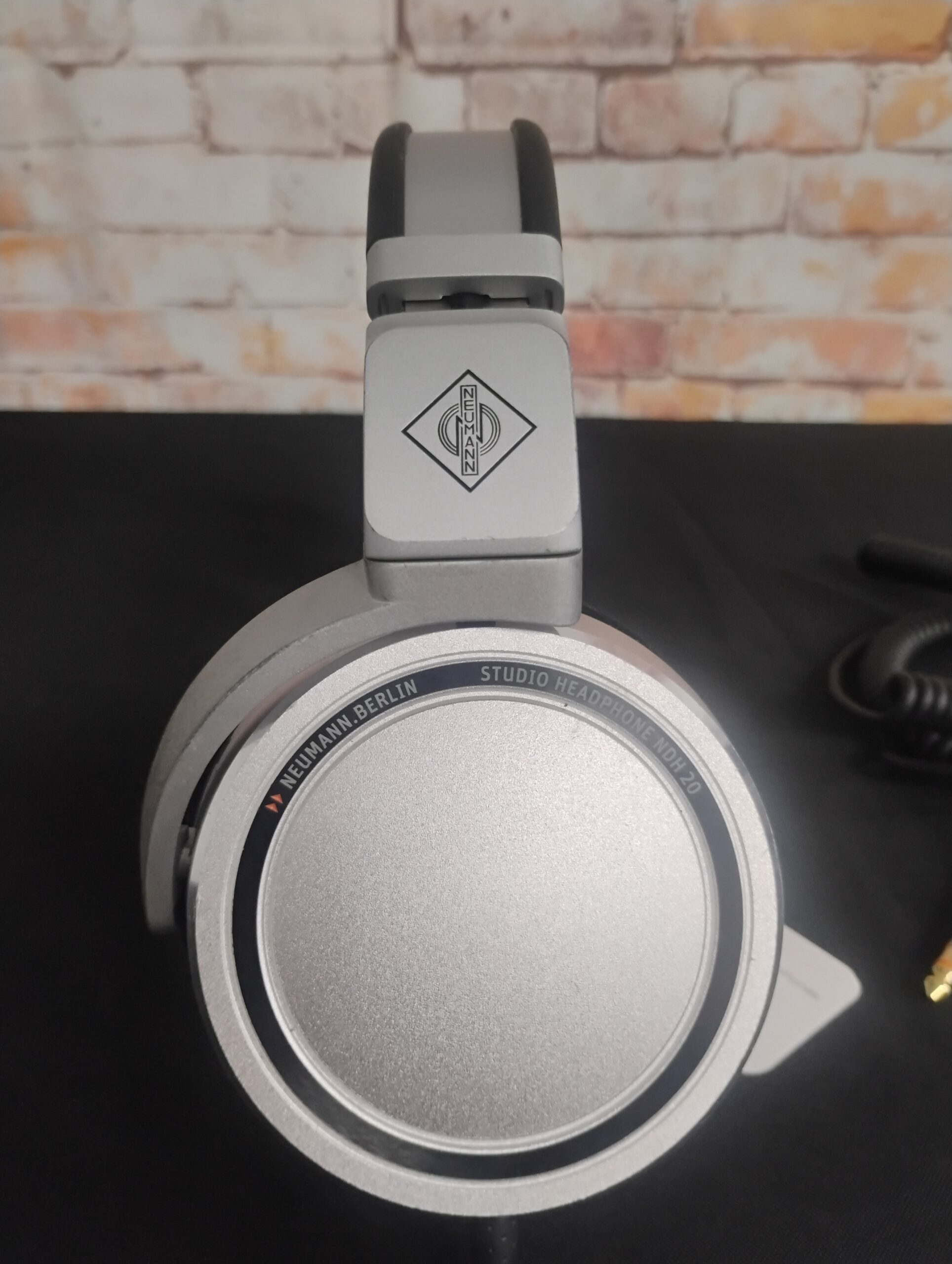 Neumann NDH 20 Studio Heaphones - Image 4