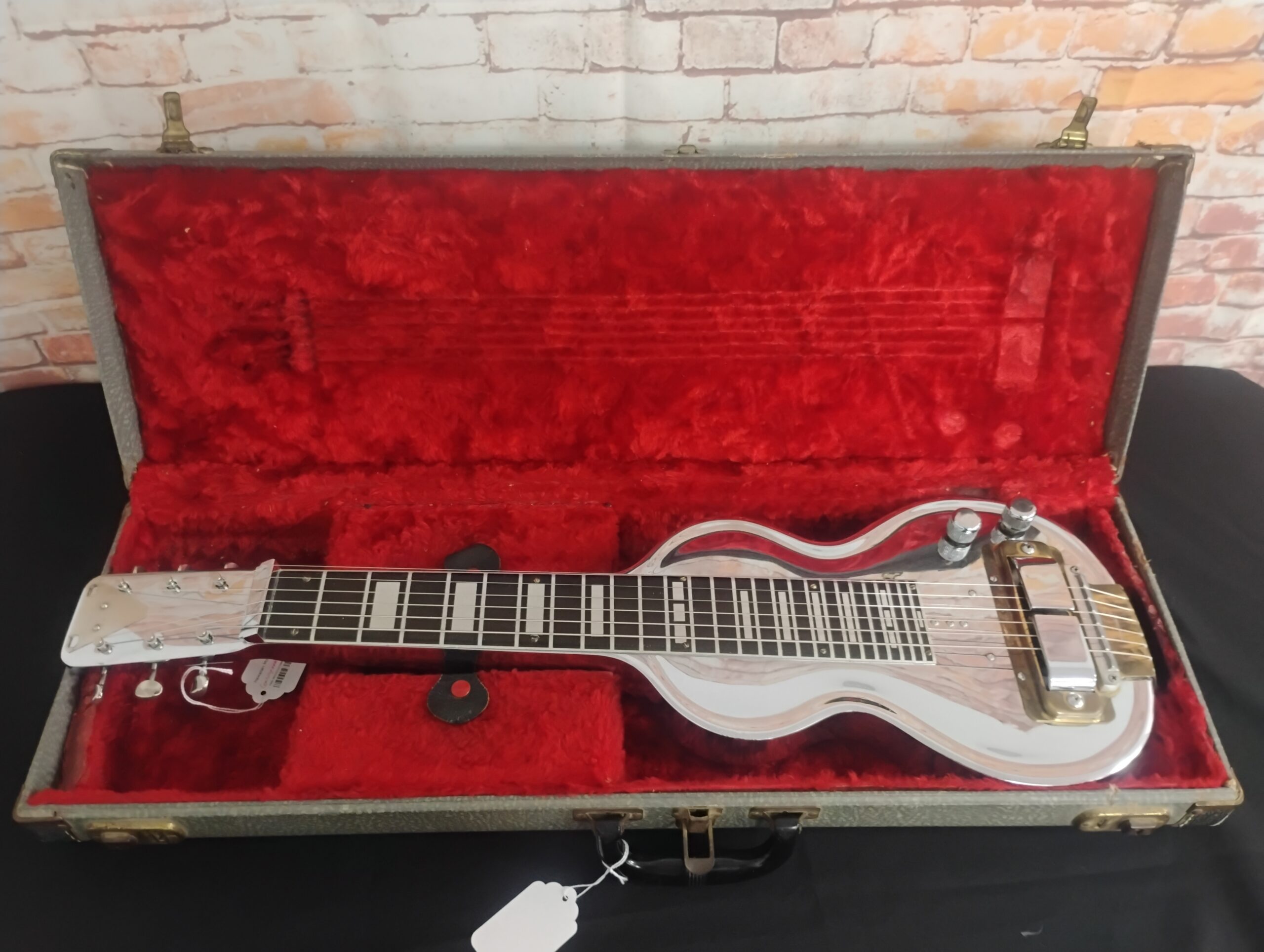 1950's Rickenbacker Model G - Image 4